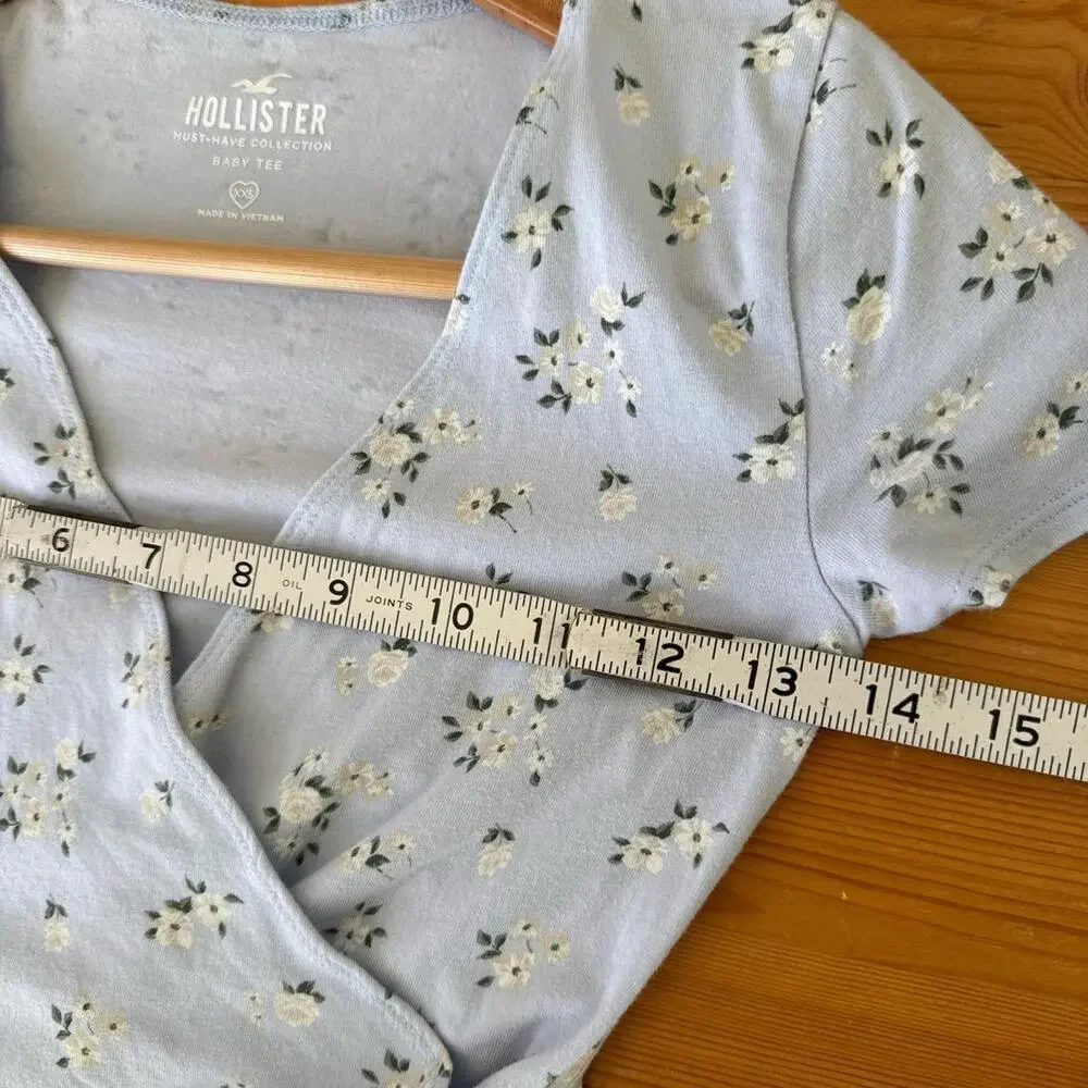 Hollister XS Baby Tee Wrap Top Floral Blue